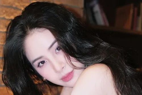 Hương Liên kết hôn
