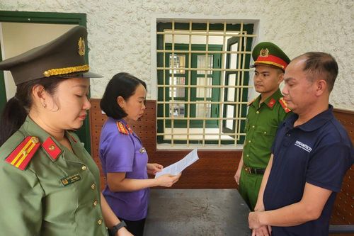 Trưởng văn phòng tạp chí lừa 1,2 tỷ đồng để 'chạy' cấp phép mỏ đất