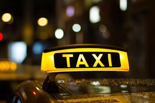 Hà Nội: Triệu tập tài xế taxi 'chặt chém' du khách nước ngoài