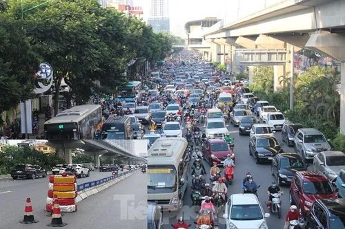 Hà Nội chi bao nhiêu tiền cho phân làn, tổ chức giao thông, hiệu quả ra sao?