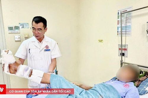 Phẫu thuật nối thành công cẳng chân gần đứt rời cho người bệnh bị tai nạn