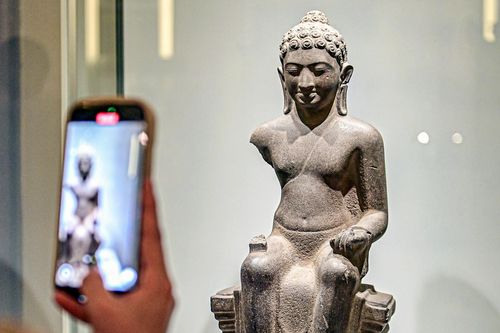 Ngắm tượng Phật cổ xưa và các bảo vật quốc gia đang trưng bày tại TPHCM