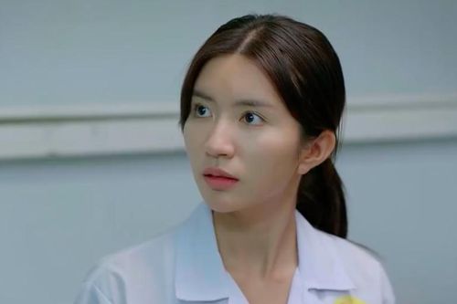 'Dịu dàng màu nắng' tập 23: Nghĩa đứng hình khi thấy Xuân thân mật với sếp Phong