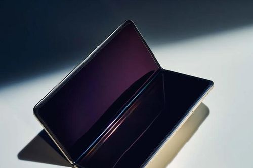 Hãng điện thoại Trung Quốc 'phủ đầu' Samsung bằng smartphone gập siêu mỏng