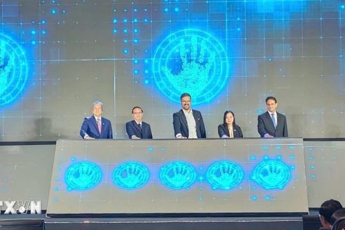 Khánh thành nhà máy sản xuất bao bì tiệt trùng vốn đầu tư hơn 200 triệu euro