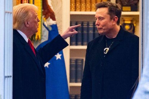 Ông Trump xem xét trục xuất tỷ phú Elon Musk