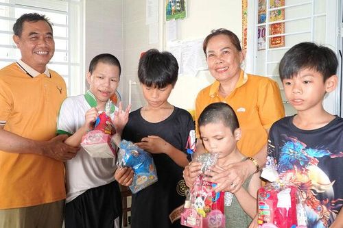 Những người mẹ giàu lòng nhân ái