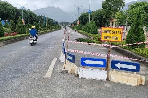 Lai Châu công bố tình huống khẩn cấp về thiên tai trên quốc lộ 4D