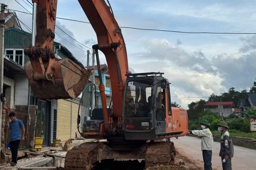 Nâng cấp Quốc lộ 4B: Không để tiến độ 'trượt' theo mưa