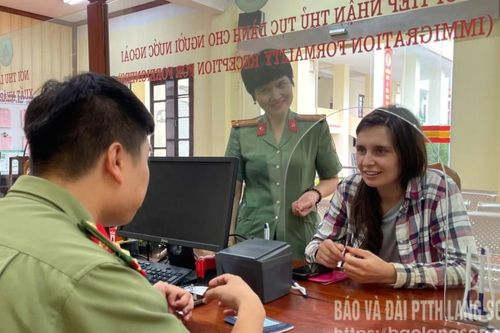 Triển khai cấp tài khoản định danh điện tử cho người nước ngoài trên địa bàn