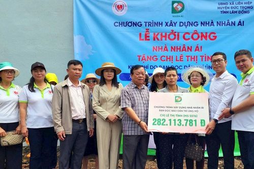 Gần 1,1 tỷ đồng giúp đỡ một hộ đặc biệt khó khăn