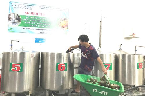 Khuyến công tiếp sức làng nghề: Bánh tét Trà Vinh vươn tầm