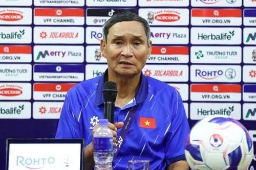 Thắng đậm UAE, HLV Mai Đức Chung vẫn chưa hài lòng một điều về tuyển nữ Việt Nam