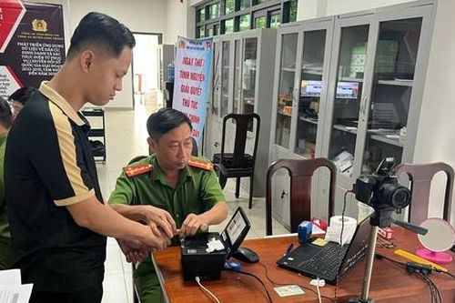 Đồng Nai: Công bố 45 điểm cấp căn cước, 95 số điện thoại trưởng công an phường xã mới