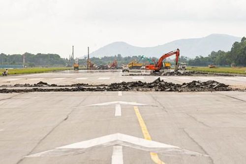 Dự án nâng cấp sân bay quốc tế Vinh: '3 ca, 4 kíp' ngay từ những ngày đầu