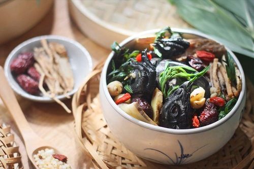 Cách làm gà tần ngải cứu không bị đắng bồi bổ sức khỏe cho cả nhà