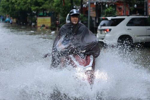Cảnh báo ngập úng do mưa lớn khu vực nội thành Hà Nội