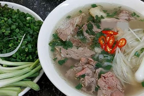 Tưởng đơn giản, tô phở tái khiến người phụ nữ rơi vào hôn mê, suy gan cấp