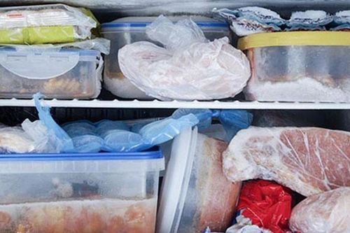 8 loại thực phẩm tuyệt đối không nên cho vào ngăn đông, dù có dư chỗ hay... thừa điện
