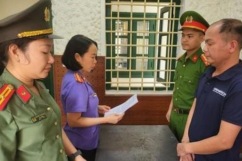 Bắt Trưởng Văn phòng đại diện Tạp chí Thương hiệu và Pháp luật cùng đồng phạm