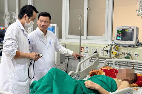 Không chờ đủ thủ tục, bác sĩ phẫu thuật khẩn cứu chàng trai 20 tuổi