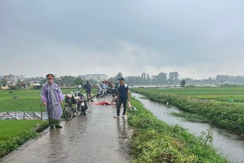 Người phụ nữ ở Hà Nội bị sét đánh tử vong
