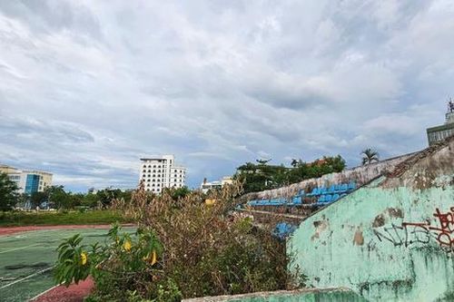 Hoang tàn khu 'đất vàng' giữa lòng thành phố Huế