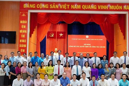 Mặt trận TP Hồ Chí Minh công bố các quyết định về công tác cán bộ