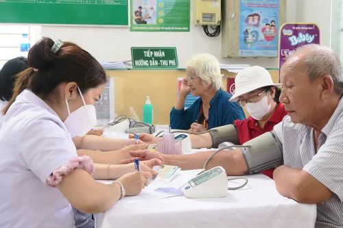 Người từ 75 tuổi không có lương hưu được hưởng trợ cấp hưu trí xã hội từ 1-7-2025