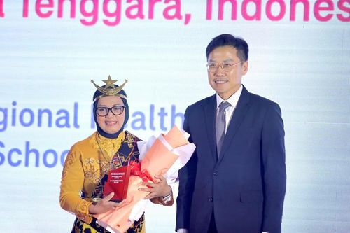 Trường học Indonesia giành giải nhất nhờ dự án biến rác thải thành chữ