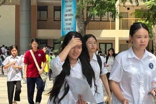 Điểm chuẩn lớp 10 chuyên ở Hà Nội, cao nhất gần 43 điểm