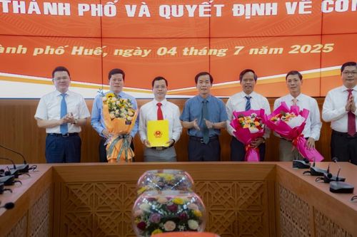 Huế bổ nhiệm 10 cán bộ chủ chốt, thành lập các BQL Dự án đầu tư xây dựng