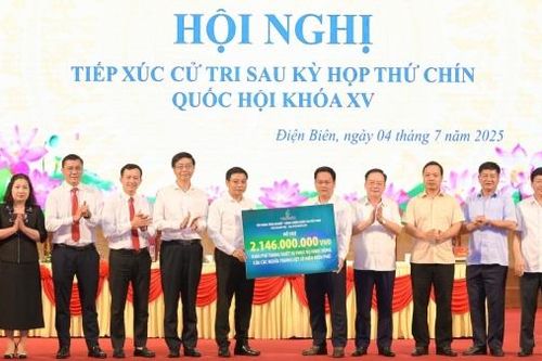 Petrovietnam/Vietsovpetro trao kinh phí hỗ trợ tỉnh Điện Biên tu bổ nghĩa trang liệt sĩ