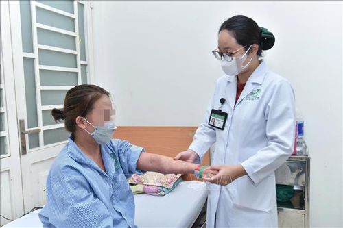 Nhập viện sau khi dùng thuốc giảm cân thải độc, collagen không rõ nguồn gốc