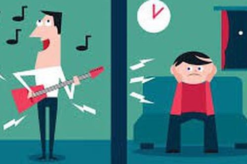 Hàng xóm, láng giềng và chiếc loa kéo