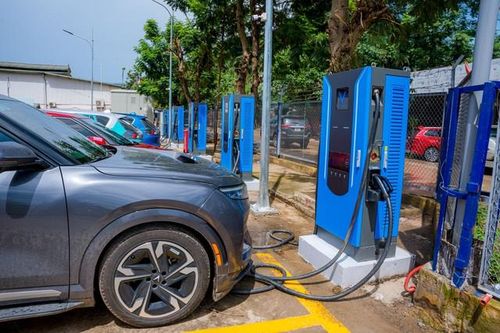 Bắt sóng xe điện sớm, chủ trạm sạc nhượng quyền chia sẻ cách đầu tư trăm tỷ 'không lo lỗ' cùng V-Green