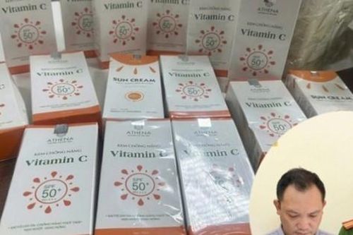 Ông chủ đứng sau công ty sản xuất gần 14.000 sản phẩm mỹ phẩm giả vừa bị bắt là ai?