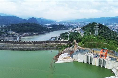 Mục tiêu hòa đồng bộ tổ máy số 1 Dự án Thủy điện Hòa Bình mở rộng ngày 19/8