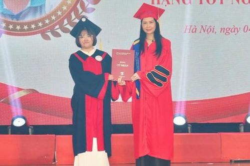 Hơn 500 học viên, sinh viên Học viện Phụ nữ Việt Nam nhận bằng tốt nghiệp đợt 2 năm 2025