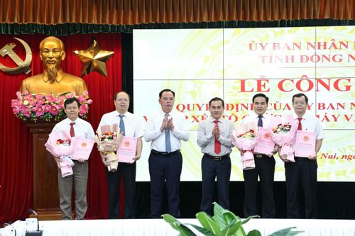 Tiếp nhận Ban quản lý Khu kinh tế tỉnh Bình Phước (cũ), thành lập Trung tâm Phát triển quỹ đất tỉnh và Ban Quản lý Dự án đầu tư xây dựng tỉnh
