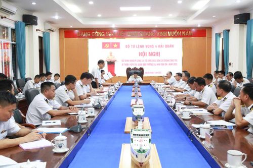 Vùng 4 Hải quân: Rút kinh nghiệm tổ chức đưa, đón các đoàn đi thăm, kiểm tra quần đảo Trường Sa và Nhà giàn DK1