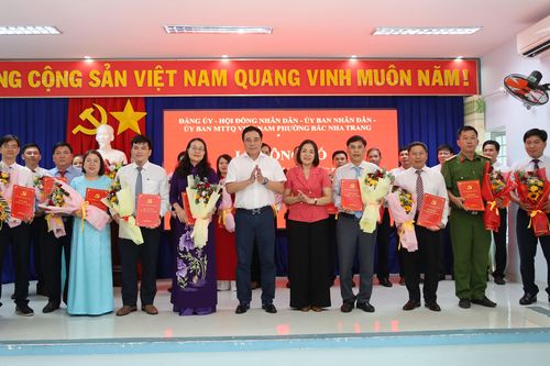 Phường Bắc Nha Trang công bố các quyết định về tổ chức bộ máy và công tác cán bộ