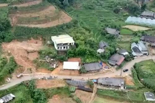 Lào Cai: Kịp thời sơ tán 77 người dân trước nguy cơ sạt lở đất