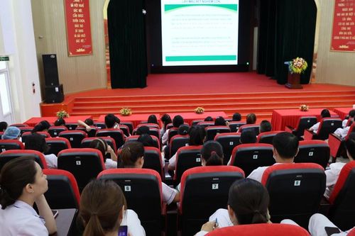 450 cán bộ y tế được tập huấn nâng cao kỹ thuật lấy mẫu bệnh phẩm xét nghiệm