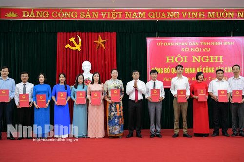 Sở Nội vụ công bố quyết định về công tác cán bộ