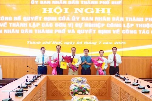 Thành phố Huế điều động, bổ nhiệm 10 cán bộ giữ các vị trí lãnh đạo ban quản lý dự án