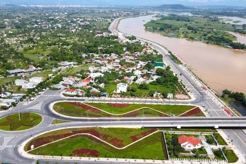 Ngắm hai cung đường đẹp ở Quảng Ngãi