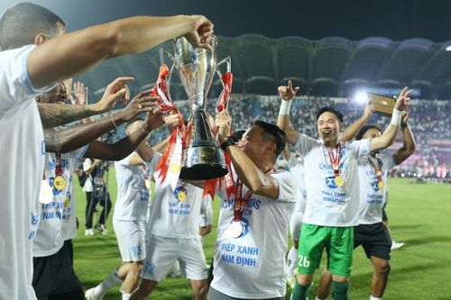 Huấn luyện viên trưởng: Nghề 'đau tim' ở V.League