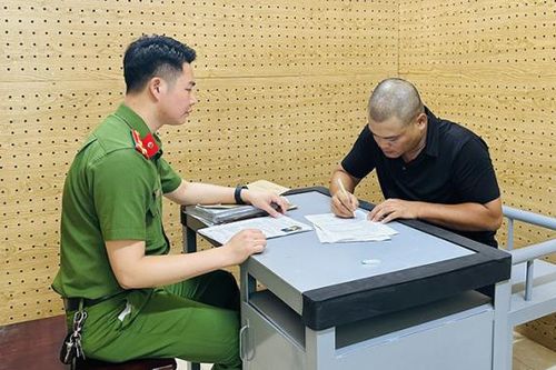 Bị bắt sau 35 năm trốn truy nã