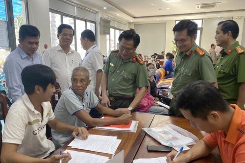 Siêu phường tiếp nhận, xử lý hơn 3.000 hồ sơ trong 4 ngày